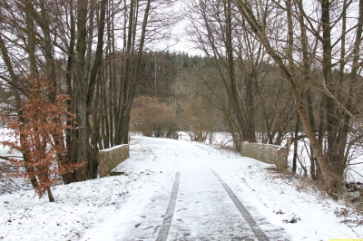 Parking ancienne route d'hatrival.JPG